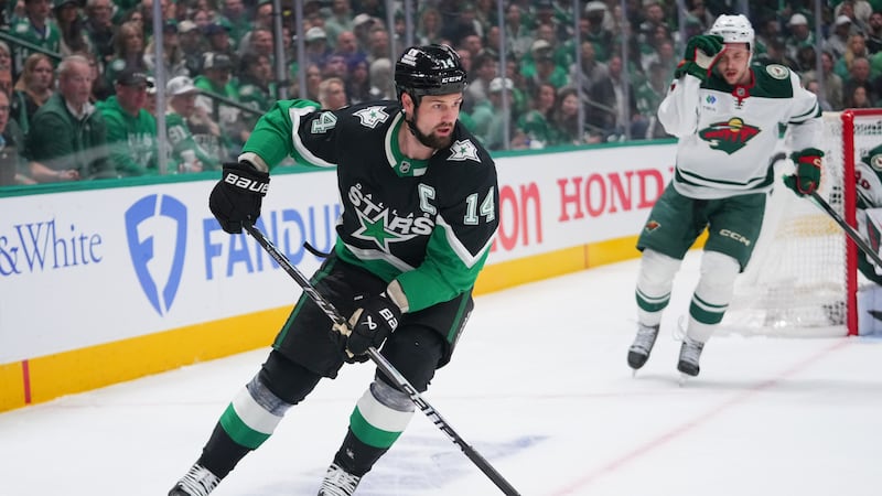 Stars re-sign captain Benn to one-year deal worth up to $2M