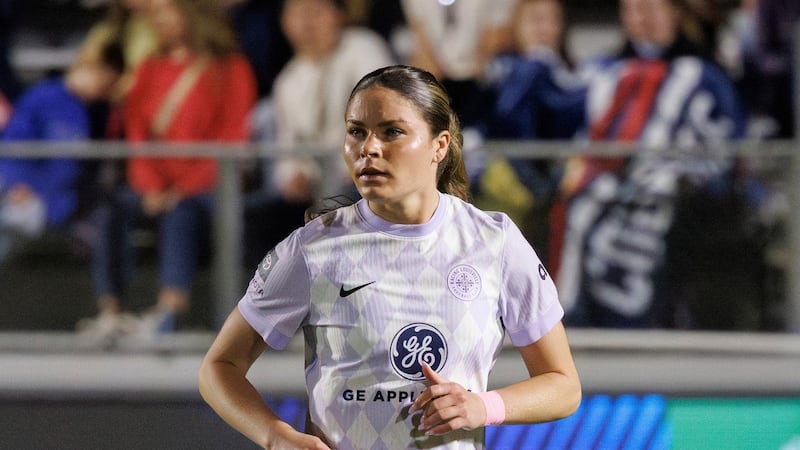 Sears, Milliet lead Louisville to win over Reign
