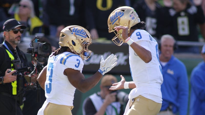 No. 21 UCLA downs turnover-plagued No. 13 Oregon to remain undefeated