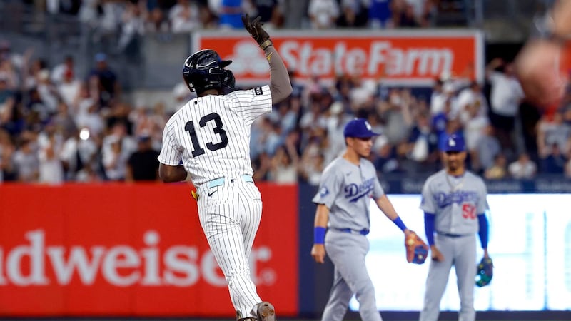 Chisholm Jr. hits tiebreaking homer in eighth as Yankees edge Dodgers to split doubleheader
