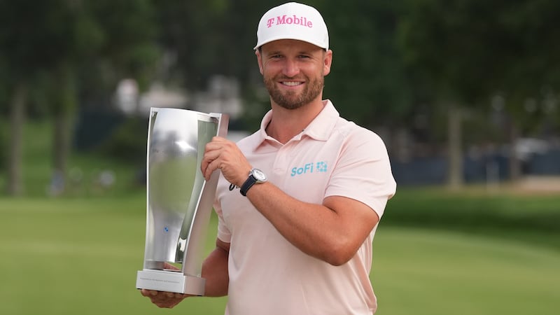 Clark holds off McIlroy, Cantlay to capture BMW Championship for third win this year