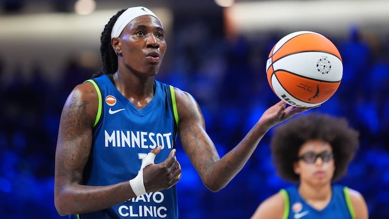 Howard and Williams lead Lynx to win over Wings