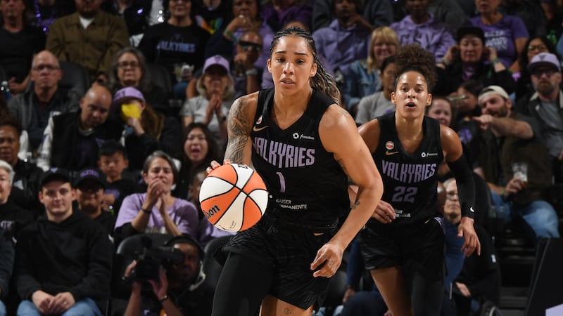 Williams’ 15 points lead balanced attack by Valkyries, Golden State beats Connecticut