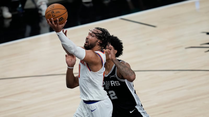 Brunson leads rally as Knicks take Game 1 of NBA Finals from Spurs