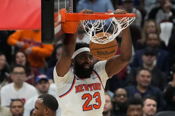 Sources: Knicks’ Robinson (hand fracture) plans to play in Game 1 of NBA Finals