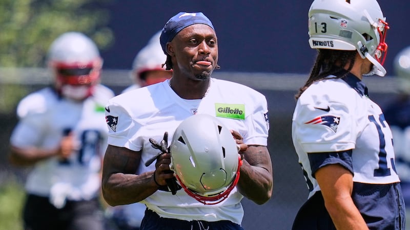 Brown reveals he’s always owned a Patriots rug, even as an Eagle