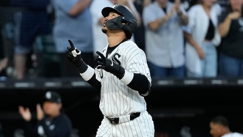 Vargas hits a home run to lift White Sox over Guardians
