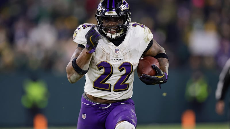 Ravens' Henry, entering 11th year, not thinking about retirement