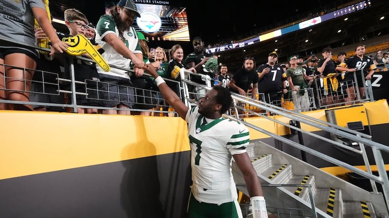Smith throws touchdown as Jets beat Steelers in preseason