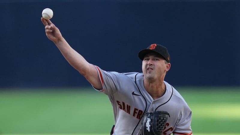 Braves look to bolster rotation depth by acquiring right-hander Mahle from Giants