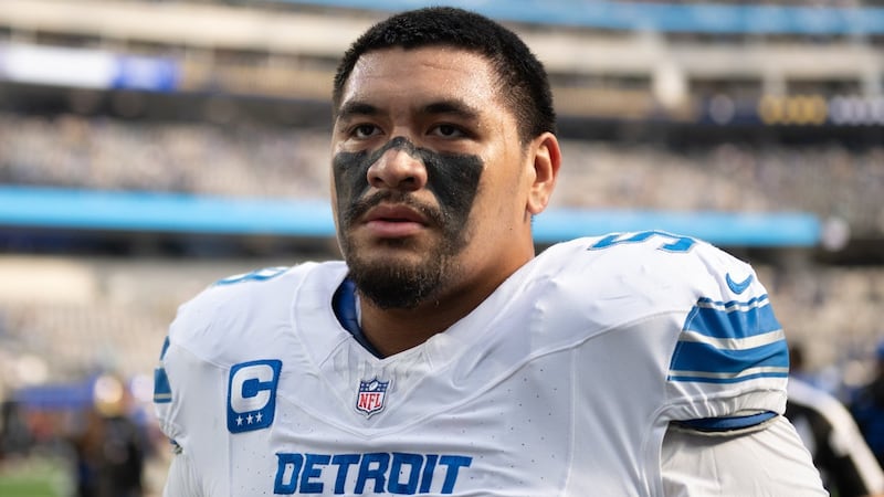 Lions’ Sewell voted as top tackle in NFL