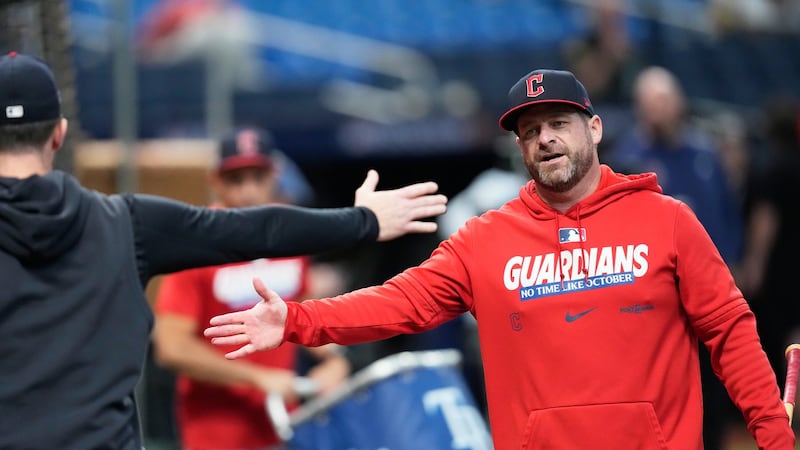 Guardians manager Vogt says he’ll be back with club, dismisses rumors about move to Mariners