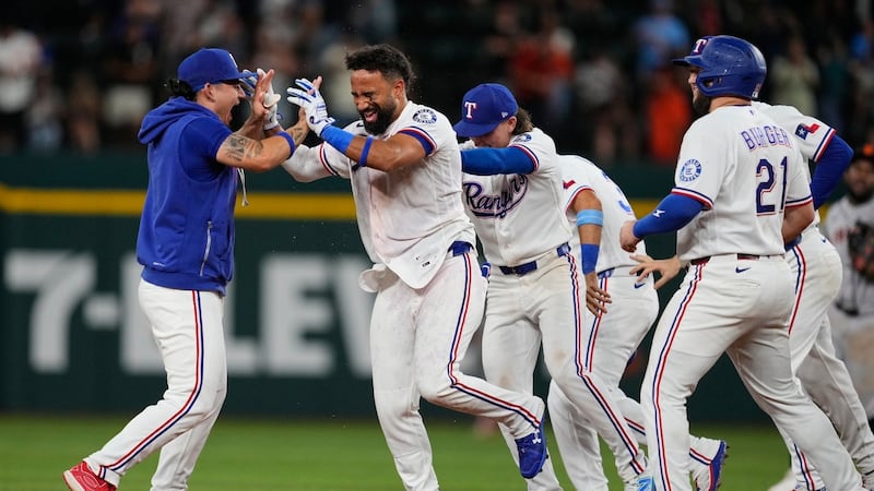 Duran has four RBIs as Rangers beat Giants to end season-worst six-game losing streak