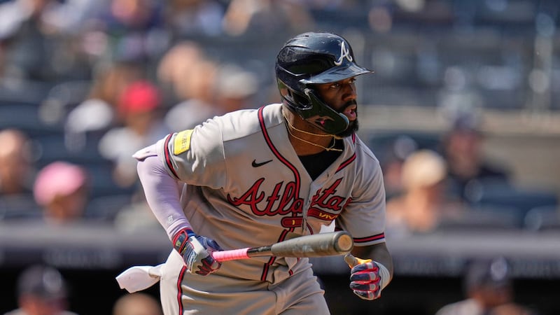 Harris hits tiebreaking single in 10th inning as Braves edge Yankees