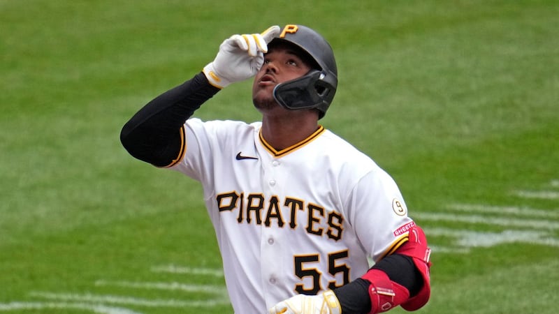 Pirates rookie Valdez exits vs. Diamondbacks with hand injury