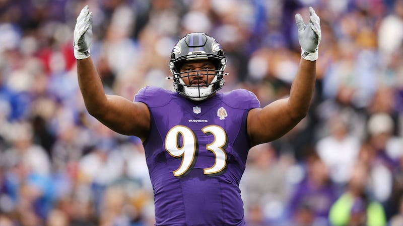 Report: Veteran DE Campbell reuniting with Ravens for 19th season