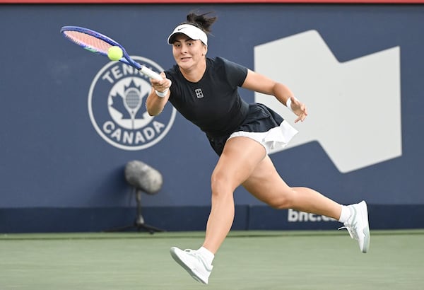 Andreescu defeats Kenin, advances at Italian Open