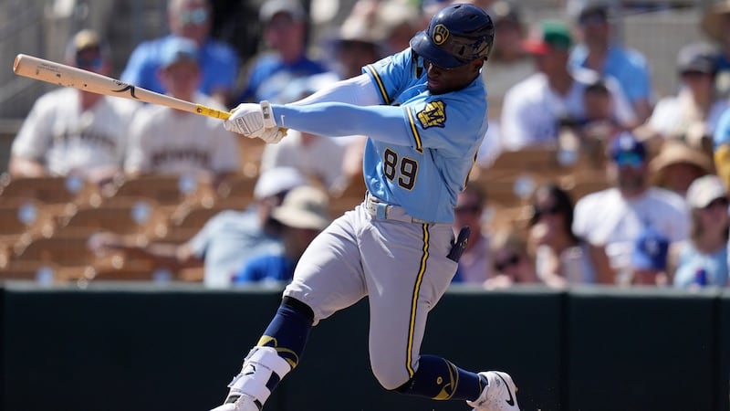 Brewers sign another prospect to long-term contract by reaching deal with outfielder Lara