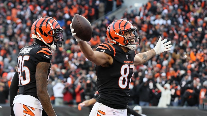 Veteran tight end Uzomah retires after 10 NFL seasons
