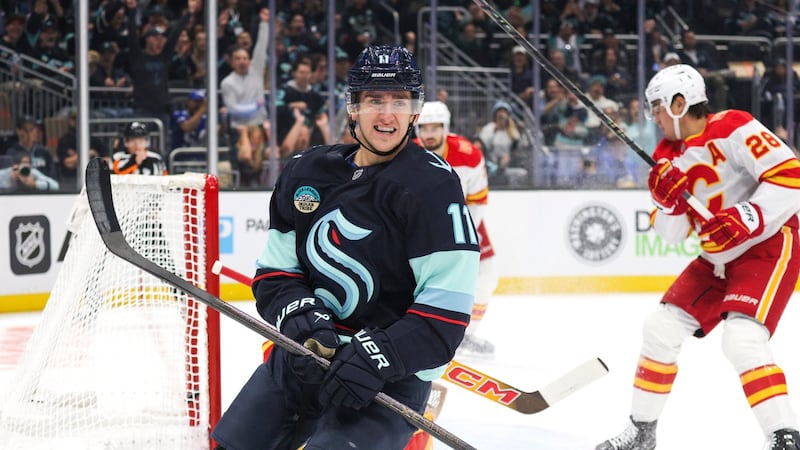 Samoskevich scores twice as Kraken beat Flames as Calgary stays winless