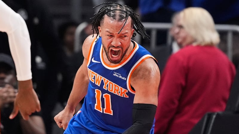Knicks rout Hawks in Game 6 to advance to second round