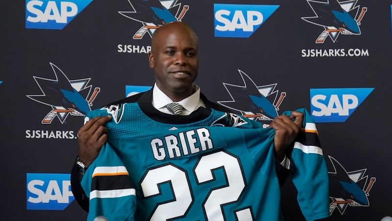 Sharks open to moving No. 2 pick, Blackhawks listening on No. 4