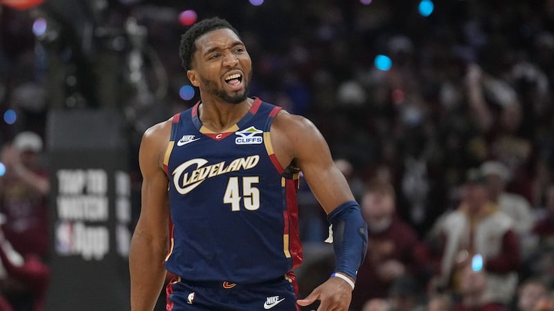 Cavs' Mitchell on lack of foul calls: 'I don't flop, maybe that's why'