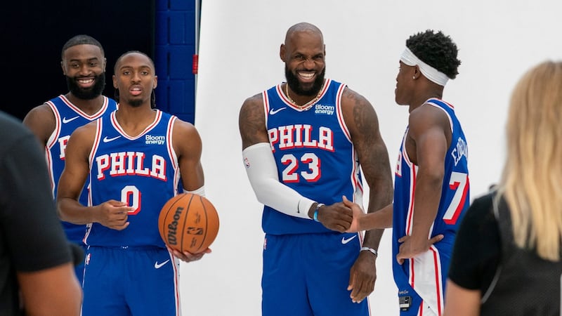 LeBron was balling, babysitting and putting on a fantastic show in 76ers’ debut at scrimmage