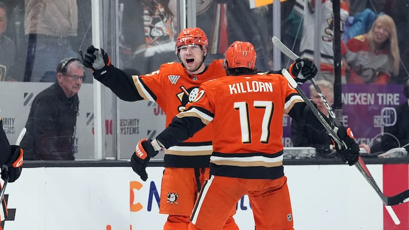 Killorn, Sennecke get big goals in Ducks’ series-evening win over Golden Knights in Game 4
