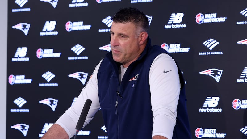 Vrabel says he is confident in Patriots during draft absence