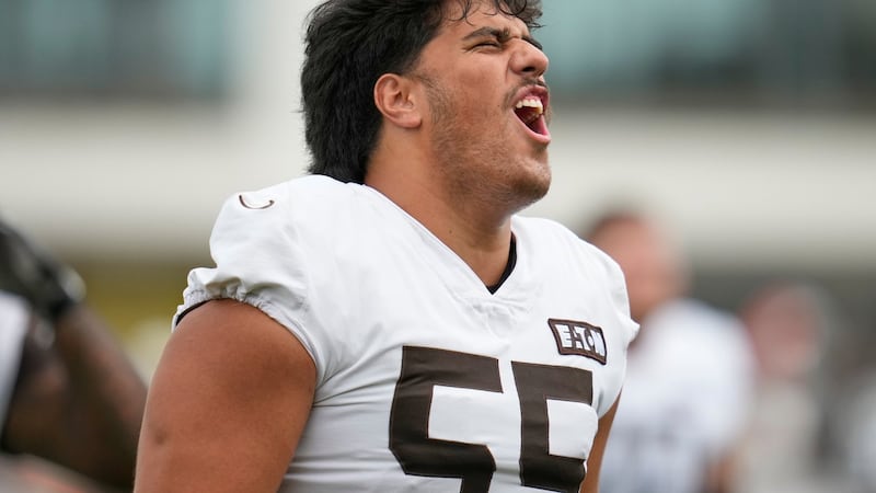 Browns rookie Fano nails down starting LT job after scuffle with Verse
