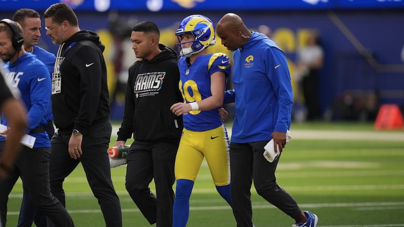 Rams kicker Grupe injures knee vs. Cardinals in first game with new team