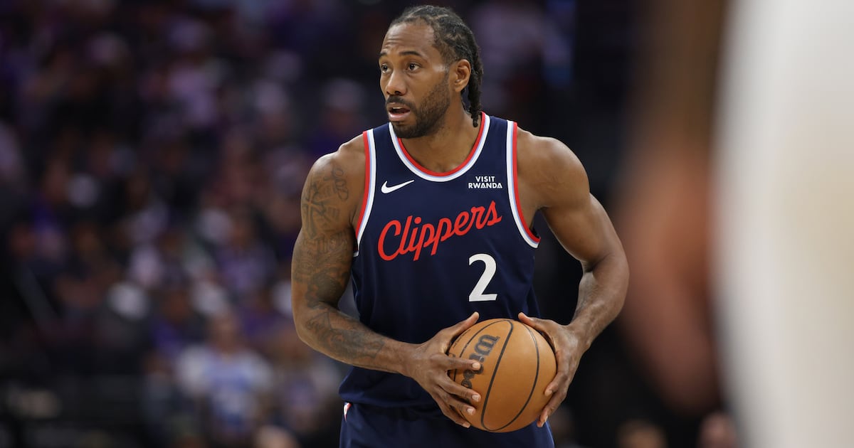 Raptors in limbo with Kawhi trade on hold