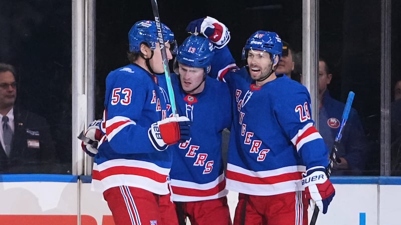 Lafrenière scores hat trick as Rangers beat Islanders for fourth straight win