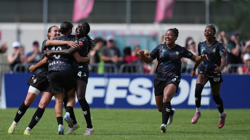 Rise rout Rapid thanks to four-goal second half