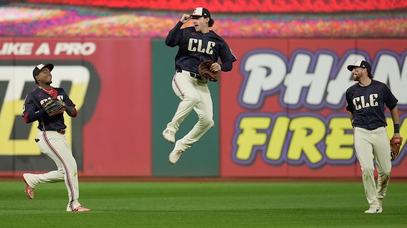 Martínez comes up with key hit, fielding play as Guardians hold on for win over Red Sox