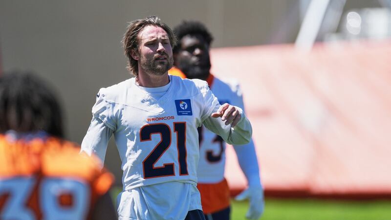 Moss sparks a training camp roar as Broncos push for more takeaways
