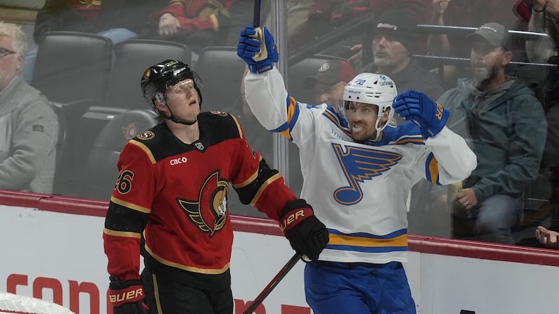 Blues cool off hot Senators with goal-filled road win