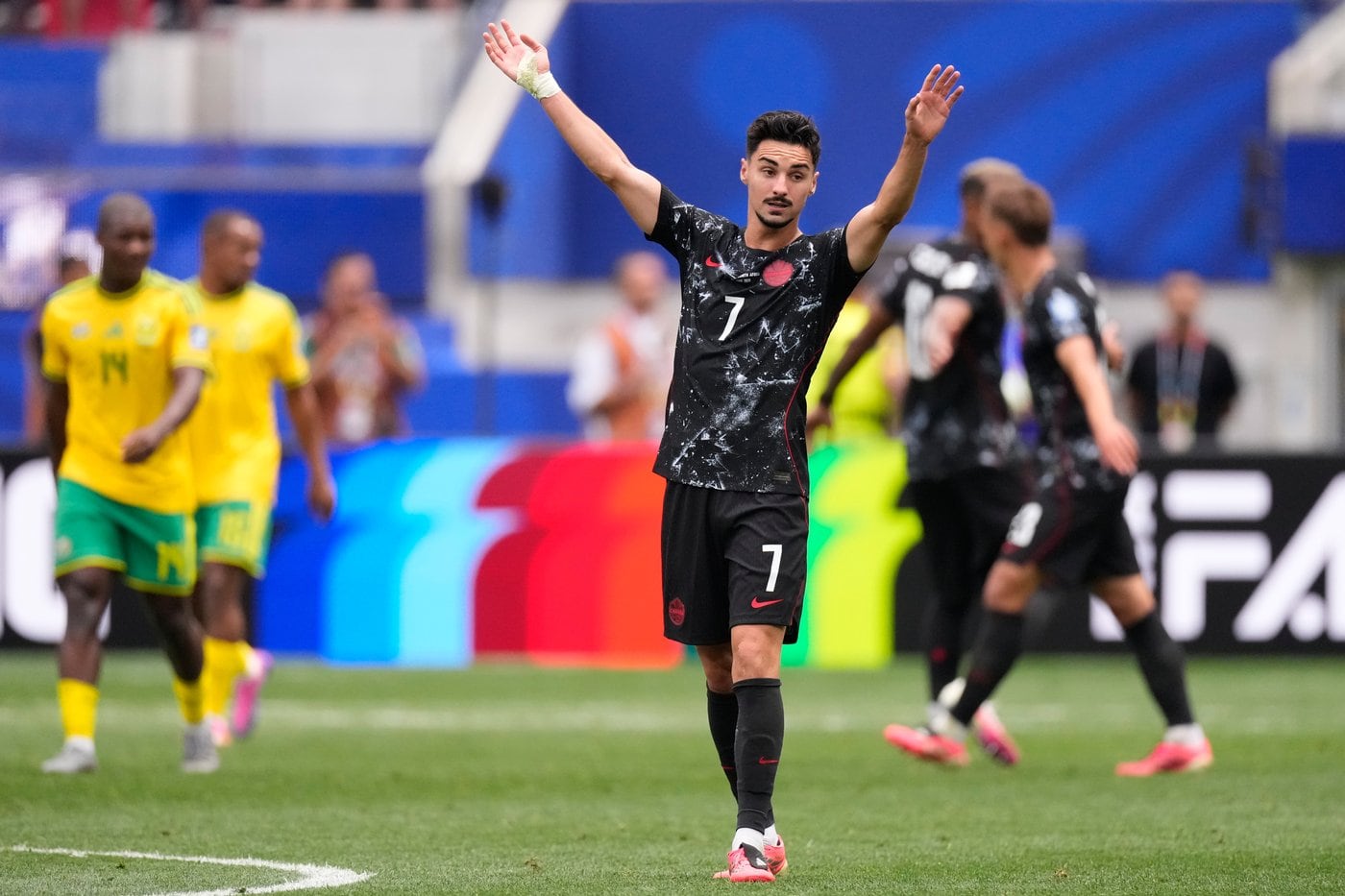 Eustáquio's foot delivers late strike for Canada’s first World Cup knockout