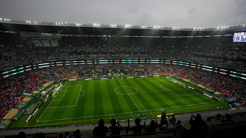 Mexico-Ecuador World Cup match delayed one hour by a storm in Mexico City