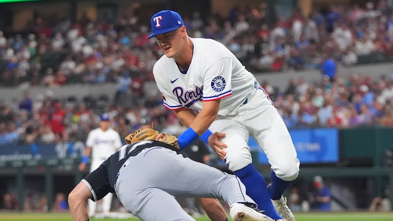 Rangers place 3B Jung on injured list with calf strain, recall INF Smith