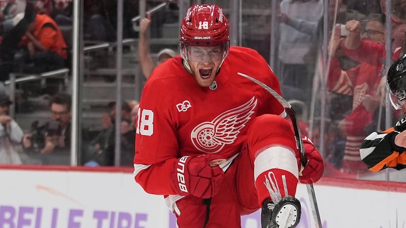 Red Wings send Flyers to franchise record-extending 9th straight loss to start season