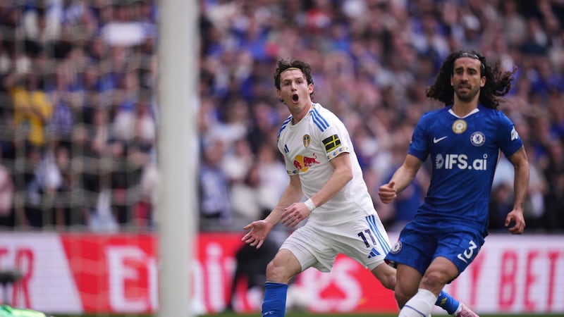 World Cup worry for U.S. as Aaronson leaves field with knee injury while playing for Leeds