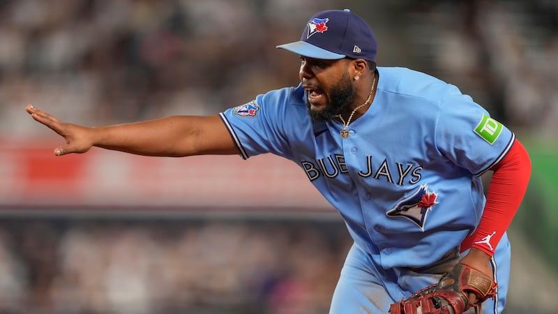 Guerrero Jr. returns to Blue Jays’ lineup after missing last two games with sore elbow