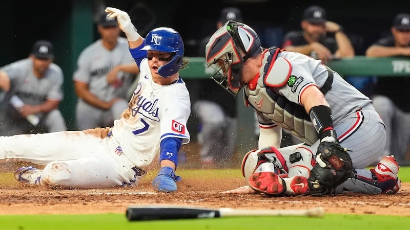 Witt returns from back injury and leads Royals to win over Twins