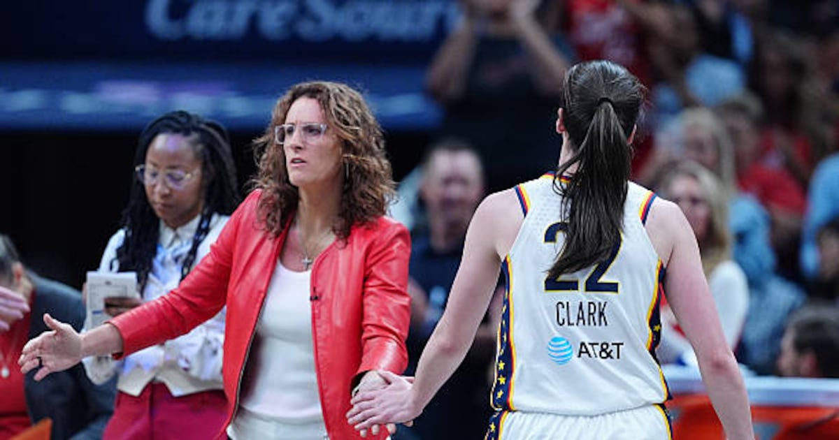 White rips critics, backed by Clark, Cunningham after fans boo: ‘Everybody else can go to hell’