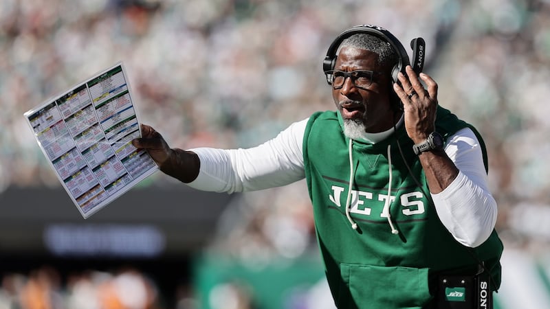 Glenn’s seat heating up as Jets fall to 2-5 after loss to winless Dolphins