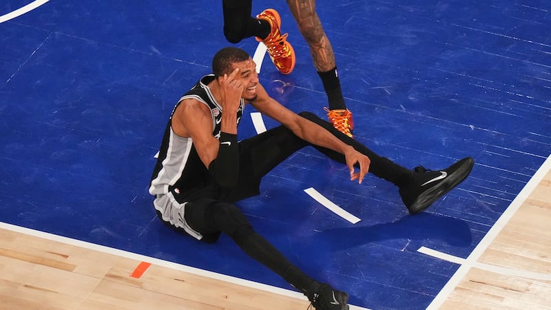 Wembanyama nearly hit by egg following loss to Knicks, video shows