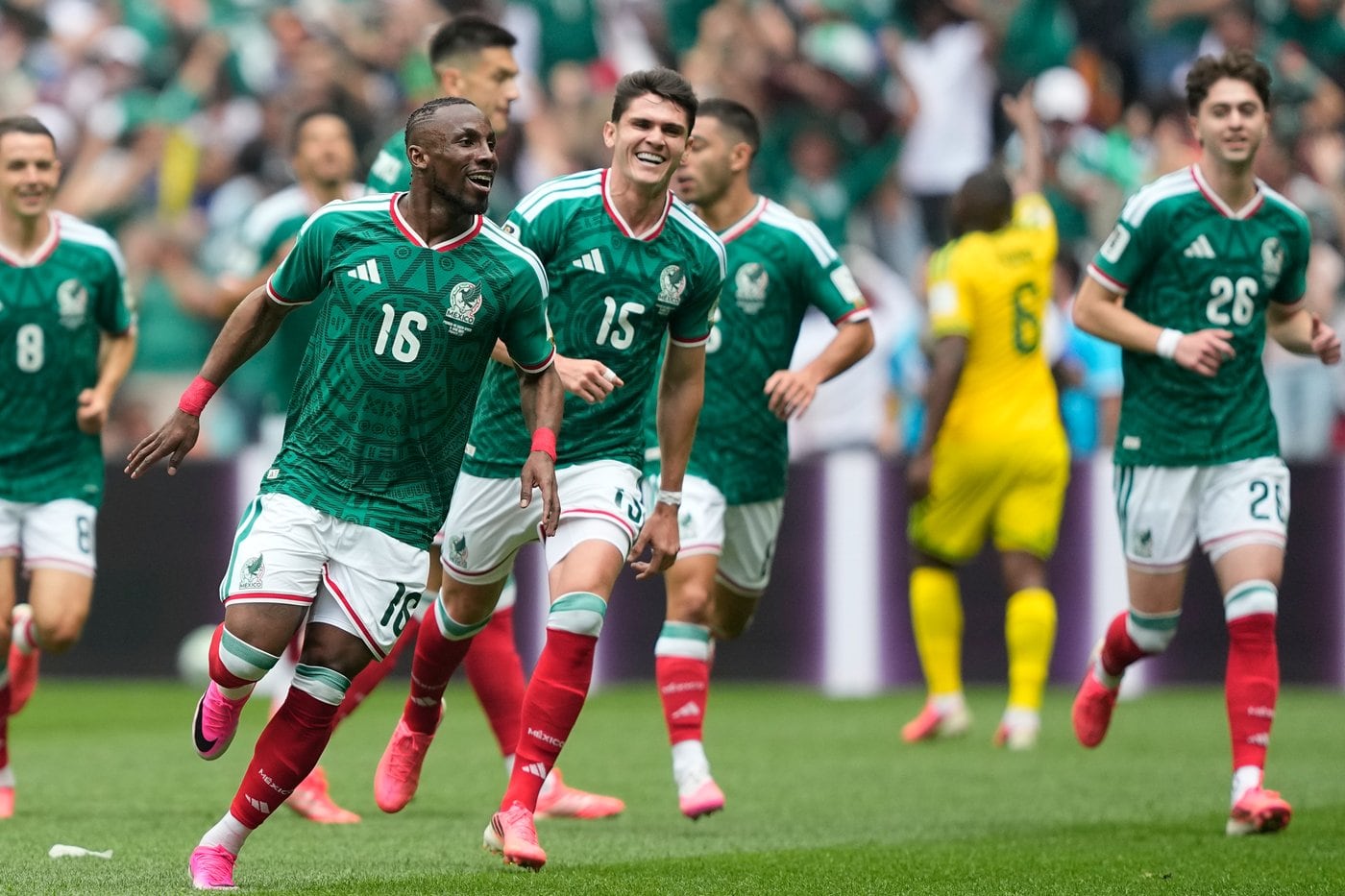 Mexico coach Aguirre’s youth gamble sparks a victory in the World Cup’s ope
