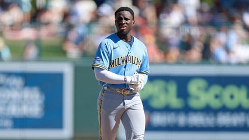 Report: Brewers, prospect Lara reach seven-year extension